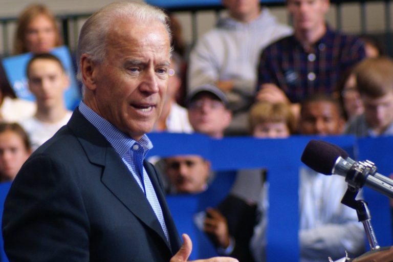 Joe Biden grâces cannabis
