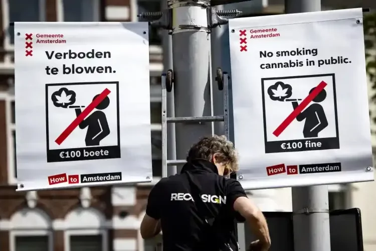 interdiction de fumer dans la rue à Amsterdam