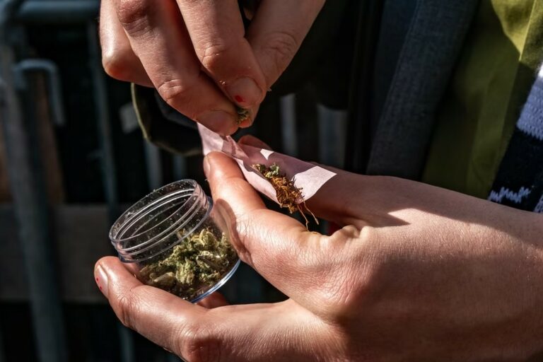 Bâle expérimente la légalisation du cannabis récréatif
