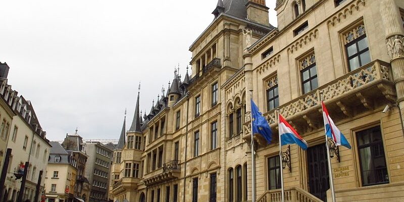 Cannabis récréatif, le Luxembourg gèle la légalisation