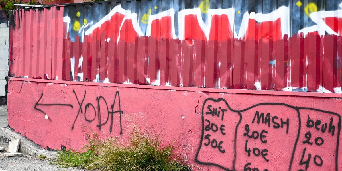 La prohibition du cannabis engendre violence et crime organisé. Le CIRC appelle à une légalisation pour plus de sécurité et de liberté.