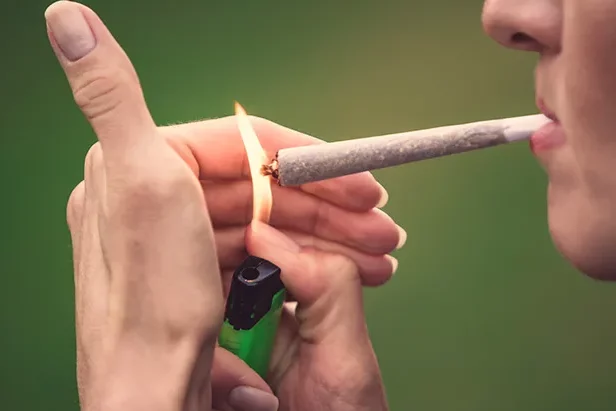 Cannabis moins nocif pour les poumons que le tabac